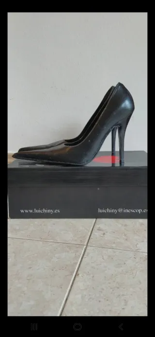 Zapatos de tacón aguja negros