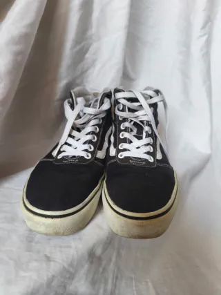 Vans Talla 39 Negras y Blancas