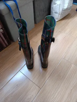 Botas de agua a cuadros verdes