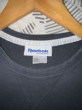 Sudadera Reebok Classic Negra y Gris