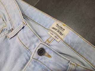 Pantalón vaquero azul claro Pull Bear talla 42