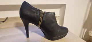 Botines Sisley negros con plataforma 39