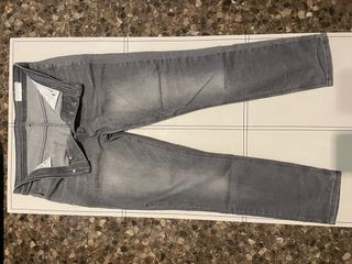 2 Pantalones Vaqueros (Azul y Gris)