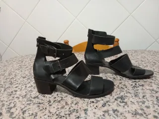 Sandalias negras talla 40 de piel