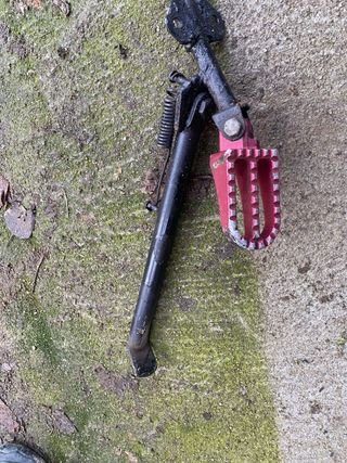 Soporte posapiés Pit Bike