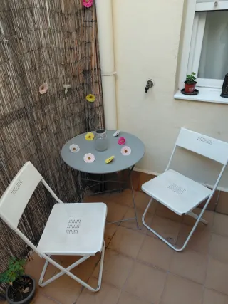 Mesa redonda jardín gris 65cm + 2 sillas