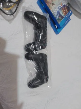 Consola PS4 (PlayStation 4) Negra + 2 Mandos