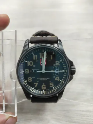 Reloj Luminox Serie 1820 Cuero Negro