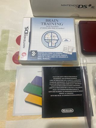 Nintendo DSi XL Roja con Brain Training