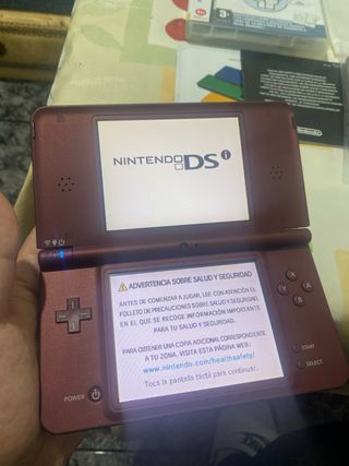 Nintendo DSi XL Roja con Brain Training