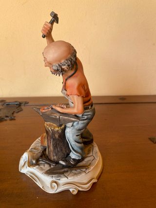 Statuetta Capodimonte Maniscalco