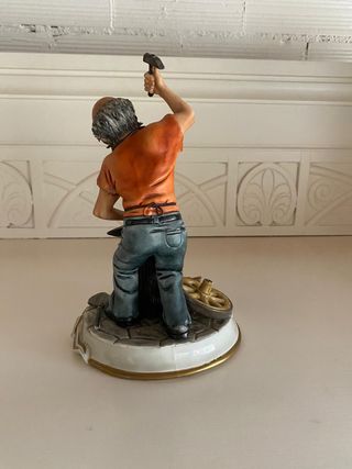 Statuetta Capodimonte Maniscalco