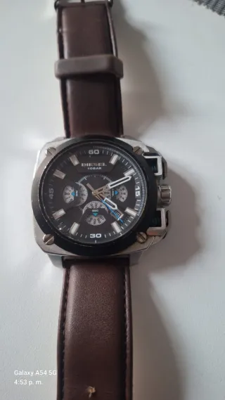 Reloj Diesel Marrón y Plateado precio negociable