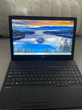 Portátil Fujitsu i5 20GB RAM 240GB SSD Negro