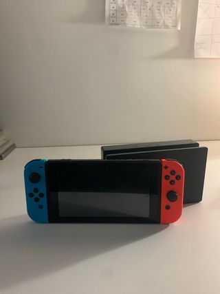 Nintendo Switch Negra, Roja y Azul