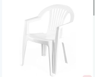 Silla de plástico blanca