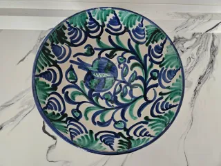 Cuenco de barro decorado