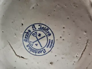 Cuenco de barro decorado