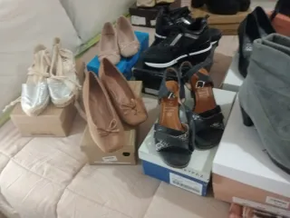Lote 19 pares zapatos mujer varios estilos