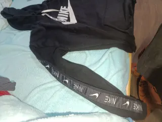 Chándal  Nike Negra con Logo Blanco