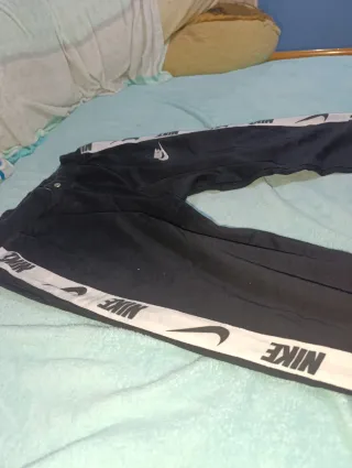 Chándal  Nike Negra con Logo Blanco