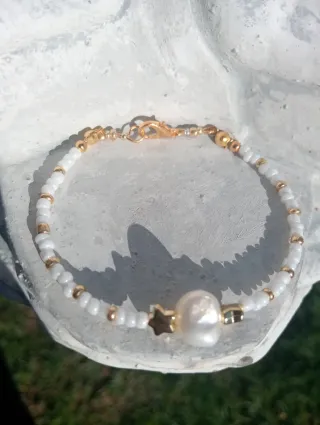 Pulsera perlas semi-barroca y estrella dorada