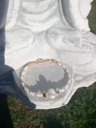 Pulsera perlas semi-barroca y estrella dorada