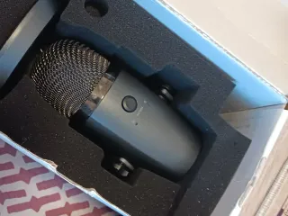 Micrófono Blue Yeti Nano Gris