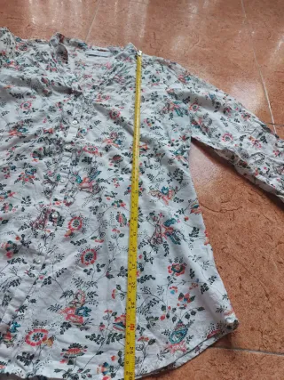 Blusa floral 100% algodón cache cache