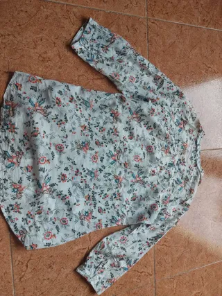 Blusa floral 100% algodón cache cache