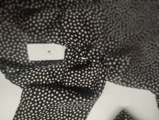 Blusa de Zara de fondo Marron con lunares crudos