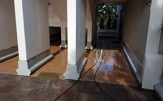 LIMPIEZA PROFESIONAL CON AGUA A PRESIÓN– M&K