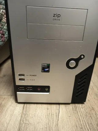 Ordenador PC AMD PHENOM con pantalla sony