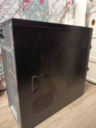 Ordenador PC AMD PHENOM con pantalla sony