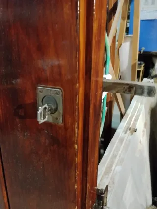 Puerta de calle madera