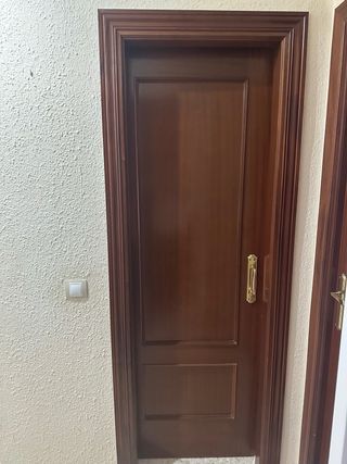 Puerta corredera de madera