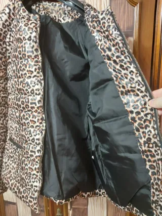 Cazadora acolchada estampado atigrado