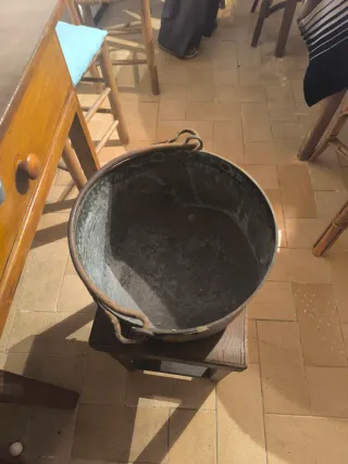 Caldero de cobre antiguo