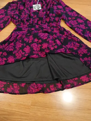 Vestido fiesta estampado floral negro y fucsia T.X
