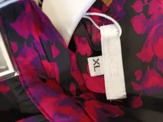 Vestido fiesta estampado floral negro y fucsia T.X