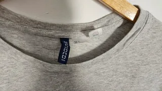 Camiseta H&M x NFL Raiders