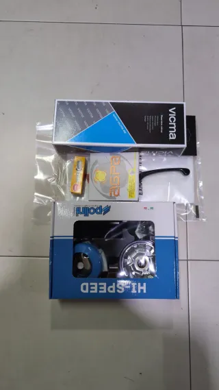 Lote recambios moto.