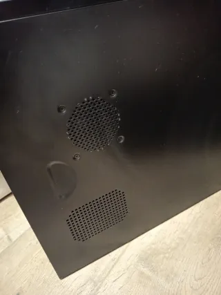 Pantalla Sony y ordenador PC