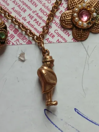 Collana con vari ciondolo