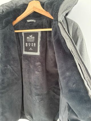 Chaqueta Hollister M - Gris Forrada