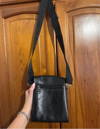 Bolso bandolera Burberry negro