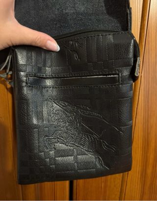 Bolso bandolera Burberry negro