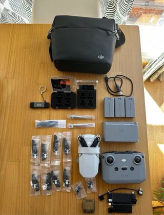 DRON DJI Mini 2 SE Fly More Combo