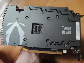 Zotac RTX 2060 con Caja