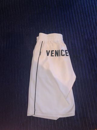 Pantalón corto blanco con ribete